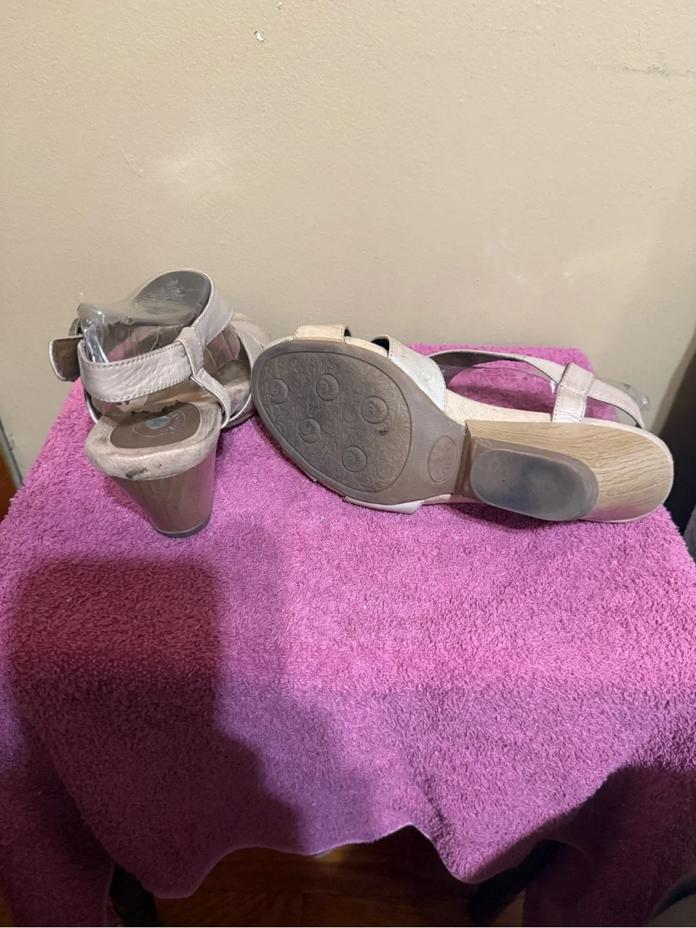Dr. Scholl's Beige/Tan Leather Open-Toe Sandals